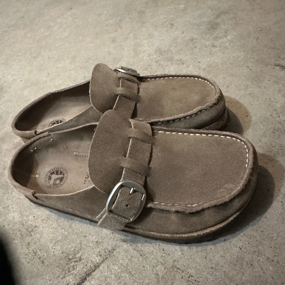 Birkenstock buckley clog taupe